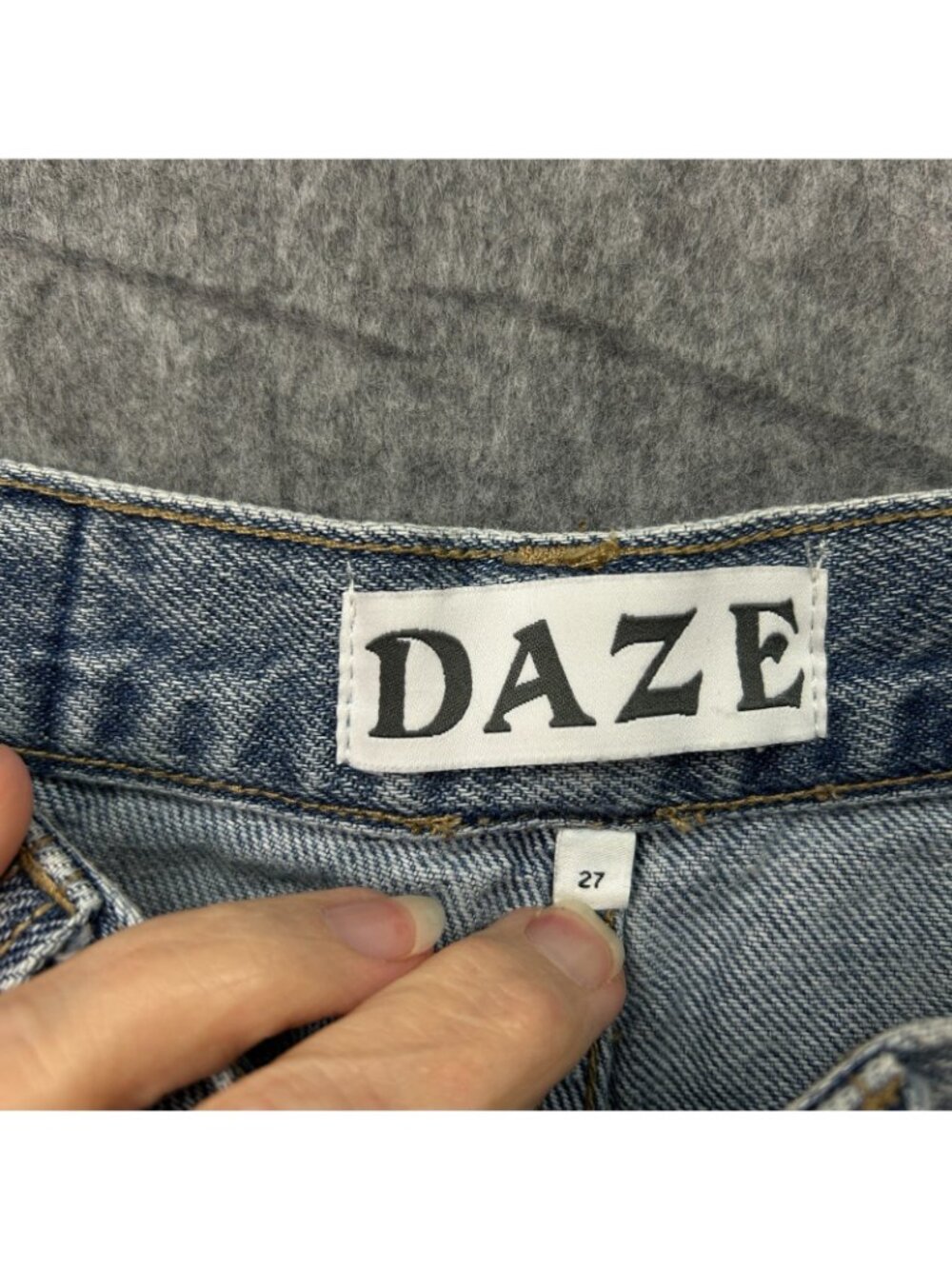 Daze Far Out High Rise Wide Leg Jeans Women's Size 27 Studded Twinkle Wash Denim - Picture 4 of 12